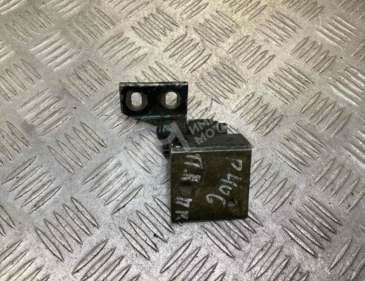 Петля двери передней правой Peugeot 406 1995-2004  Peugeot 406 406 1995-2004