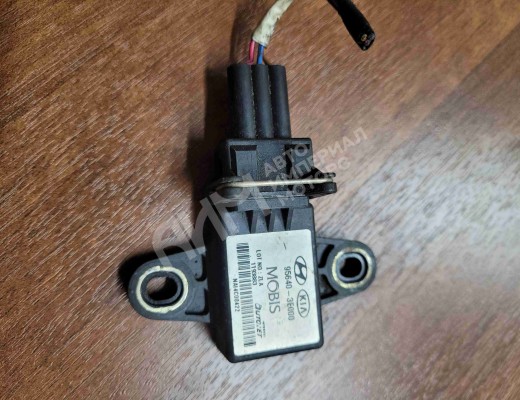 Датчик ускорения Kia Sorento I (JC/BL) 2002-2006  Kia Sorento Sorento I (JC/BL) 2002-2006