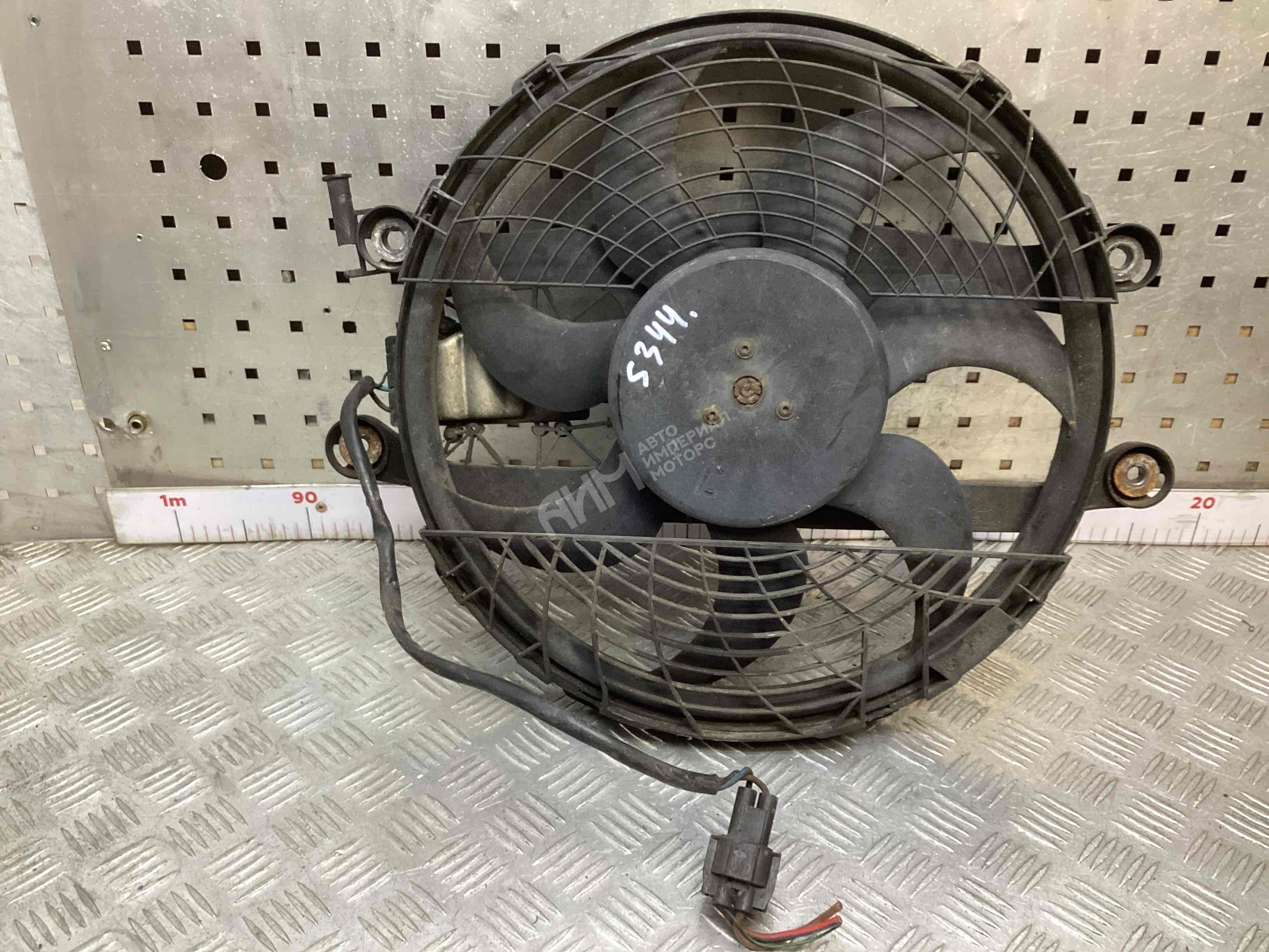 Вентилятор радиатора  BMW 3-Series