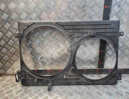 Диффузор вентилятора Audi A3 I (8L) 1996-2000  Audi A3 A3 I (8L) 1996-2000