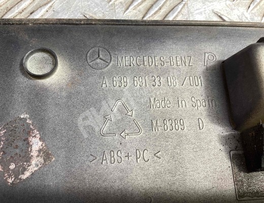 Молдинг (накладка кузовная) Mercedes Viano (W639) 2003-2015  Mercedes Viano Viano (W639) 2003-2015