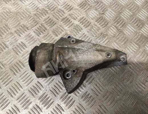 Кронштейн КПП Volkswagen Passat B5+ (3B) 2000-2005 рестайлинг  Volkswagen Passat Passat B5+ (3B) 2000-2005 рестайлинг