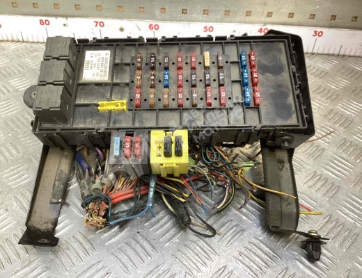 Блок предохранителей Mercedes Vario (W670) 1996-2013  Mercedes Vario Vario (W670) 1996-2013