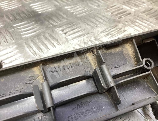 Кнопка стеклоподъемника переднего левого Seat Ibiza III (6L) 2002-2008  Seat Ibiza Ibiza III (6L) 2002-2008