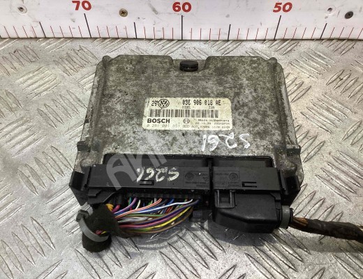 Блок управления двигателем Volkswagen Golf IV (1J) 1997-2004  Volkswagen Golf Golf IV (1J) 1997-2004