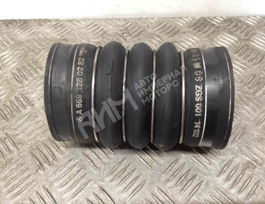 Патрубок интеркулера Mercedes Vario (W670) 1996-2013  Mercedes Vario Vario (W670) 1996-2013