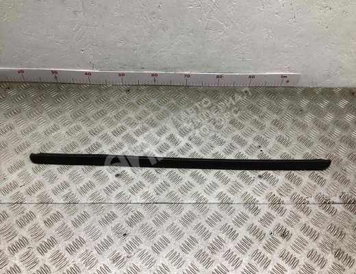 Молдинг стекла двери передней левой наружный Dacia Sandero I (B90) 2008-2012  Dacia Sandero Sandero I (B90) 2008-2012