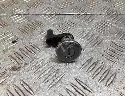 Личинка дверного замка Dacia Sandero I (B90) 2008-2012  Dacia Sandero Sandero I (B90) 2008-2012