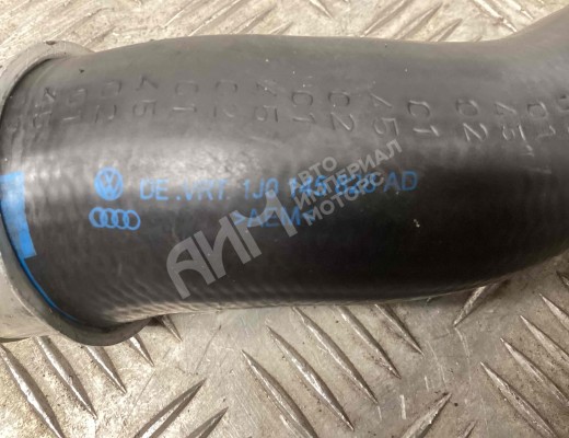 Патрубок интеркулера Volkswagen Golf IV (1J) 1997-2004  Volkswagen Golf Golf IV (1J) 1997-2004