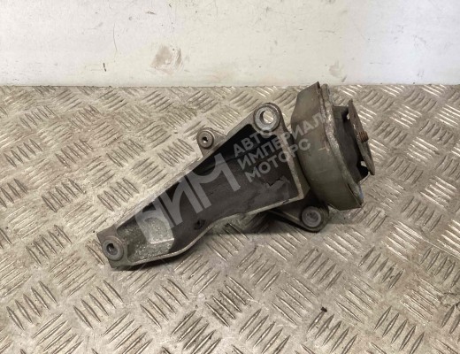 Кронштейн КПП Volkswagen Passat B5+ (3B) 2000-2005 рестайлинг  Volkswagen Passat Passat B5+ (3B) 2000-2005 рестайлинг