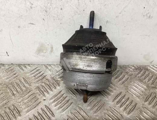 Подушка крепления двигателя Audi A6 C5 (4B) 1997-2001  Audi A6 A6 C5 (4B) 1997-2001