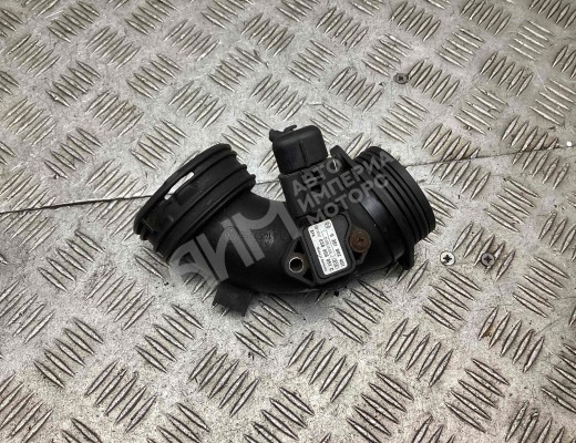 Патрубок интеркулера Volkswagen Touareg I (7L) 2002-2006  Volkswagen Touareg Touareg I (7L) 2002-2006