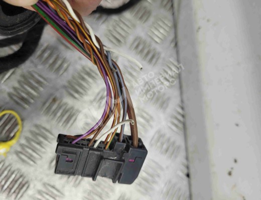 Проводка двери передней левой Audi A3 II (8P) 2005-2008 рестайлинг  Audi A3 A3 II (8P) 2005-2008 рестайлинг