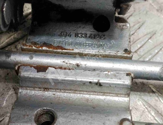 Петля двери задней правой Volkswagen Passat B5 (3B) 1996-2000  Volkswagen Passat Passat B5 (3B) 1996-2000