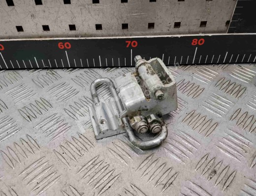 Петля двери задней левой Volkswagen Passat B5 (3B) 1996-2000  Volkswagen Passat Passat B5 (3B) 1996-2000