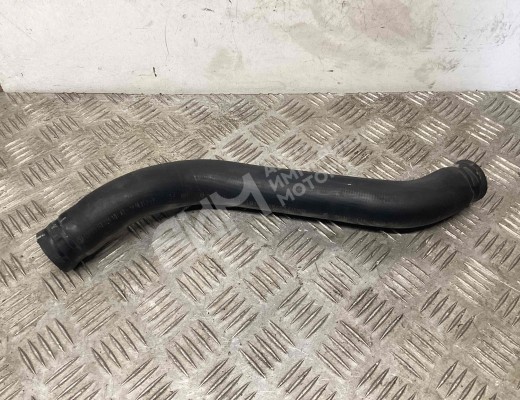 Патрубок радиатора Volkswagen Passat B4 (3A) 1993-1997  Volkswagen Passat Passat B4 (3A) 1993-1997