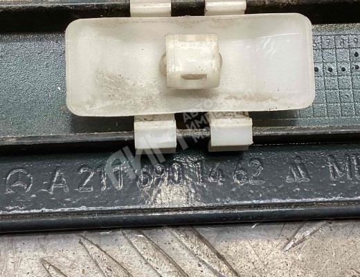 Молдинг двери задней правой Mercedes E (W211) 2002-2006  Mercedes E E (W211) 2002-2006