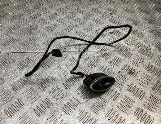 Кнопка открытия багажника Mercedes E (W211) 2002-2006  Mercedes E E (W211) 2002-2006