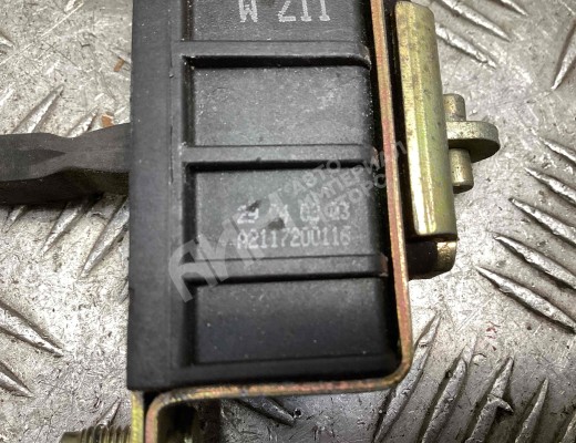 Ограничитель открывания двери передней Mercedes E (W211) 2002-2006  Mercedes E E (W211) 2002-2006