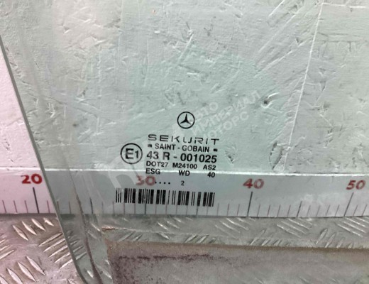 Стекло двери передней правой Mercedes E (W211) 2002-2006  Mercedes E E (W211) 2002-2006