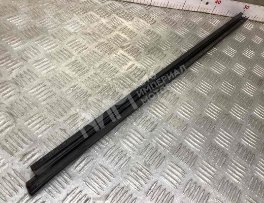 Молдинг стекла двери передней правой внутренний Mercedes E (W211) 2002-2006  Mercedes E E (W211) 2002-2006