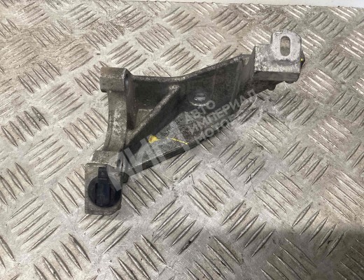 Крепление ТНВД Renault Scenic I (JA) 1999-2003 рестайлинг  Renault Scenic Scenic I (JA) 1999-2003 рестайлинг