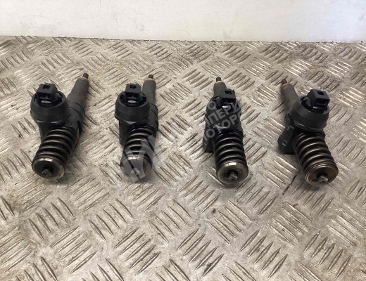 Форсунка Volkswagen Caddy III (2K) 2004-2010  Volkswagen Caddy Caddy III (2K) 2004-2010