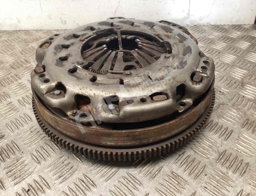 Маховик Mercedes C (W203) 2004-2007 рестайлинг  Mercedes C C (W203) 2004-2007 рестайлинг