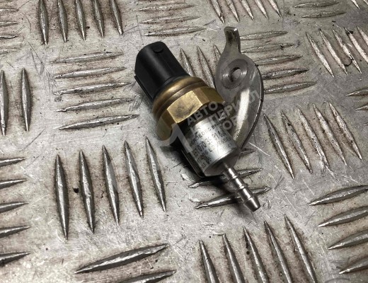 Датчик давления топлива Mercedes Sprinter II (W906) 2013-2018 рестайлинг  Mercedes Sprinter Sprinter II (W906) 2013-2018 рестайлинг