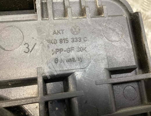 Полка аккумулятора Volkswagen Passat B6 (3C) 2005-2010  Volkswagen Passat Passat B6 (3C) 2005-2010