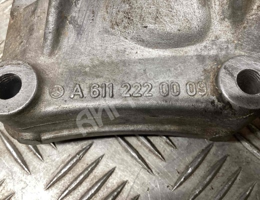 Кронштейн полуоси Mercedes Vito I (W638) 1996-2003  Mercedes Vito Vito I (W638) 1996-2003