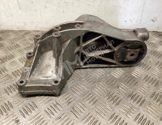 Кронштейн полуоси Mercedes Vito I (W638) 1996-2003  Mercedes Vito Vito I (W638) 1996-2003