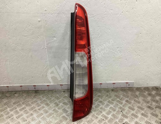 Фонарь задний правый Ford C-Max I (C214) 2003-2007  Ford C-Max C-Max I (C214) 2003-2007