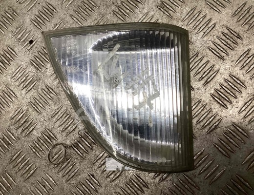 Поворотник правый Mercedes Vario (W670) 1996-2013  Mercedes Vario Vario (W670) 1996-2013