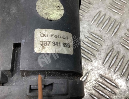 Фара противотуманная левая Volkswagen Passat B5+ (3B) 2000-2005 рестайлинг  Volkswagen Passat Passat B5+ (3B) 2000-2005 рестайлинг