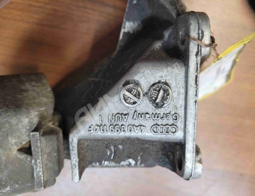 Кронштейн КПП Audi A6 C4 (4A) 1994-1997  Audi A6 A6 C4 (4A) 1994-1997