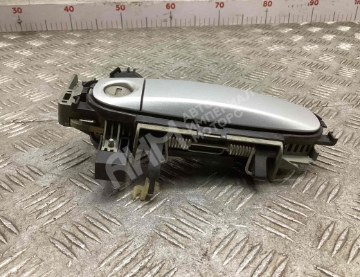 Ручка наружная передняя левая Audi A4 B7 (8EC, 8ED) 2004-2008  Audi A4 A4 B7 (8EC, 8ED) 2004-2008