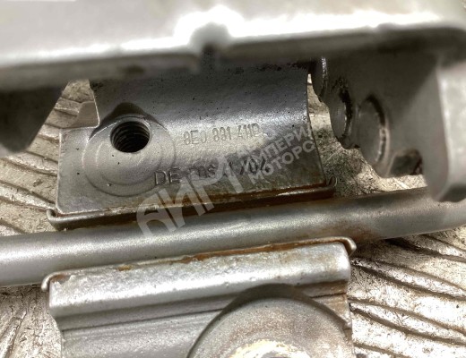 Петля двери передней левой Audi A4 B7 (8EC, 8ED) 2004-2008  Audi A4 A4 B7 (8EC, 8ED) 2004-2008
