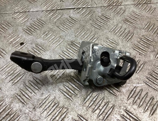 Ограничитель открывания двери BMW 3-Series (E46) 1998-2001  BMW 3-Series 3-Series (E46) 1998-2001