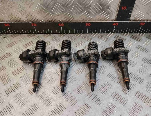 Форсунка Volkswagen Bora (1J) 1998-2005  Volkswagen Bora Bora (1J) 1998-2005