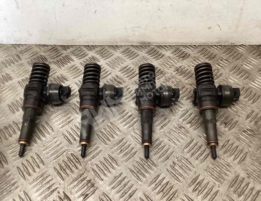 Форсунка Volkswagen Bora (1J) 1998-2005  Volkswagen Bora Bora (1J) 1998-2005