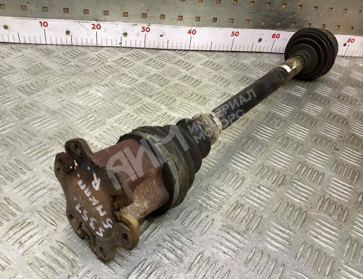 Полуось передняя правая (приводной вал, ШРУС) Audi A4 B6 (8EC, 8E5) 2000-2004  Audi A4 A4 B6 (8EC, 8E5) 2000-2004