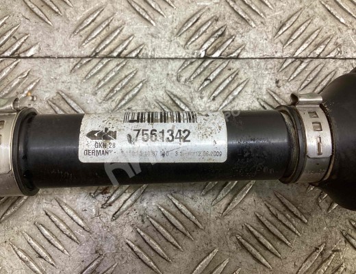 Полуось передняя правая (приводной вал, ШРУС) BMW X5 (E53) 1999-2003  BMW X5 X5 (E53) 1999-2003