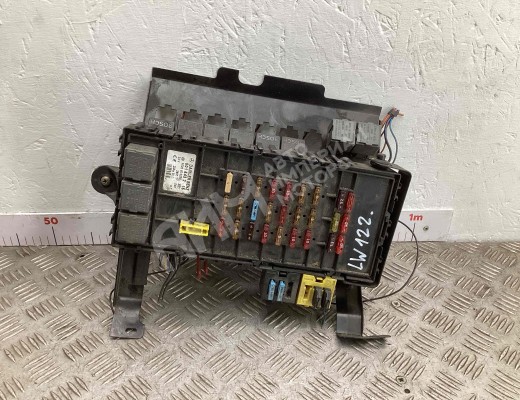 Блок предохранителей Mercedes Vario (W670) 1996-2013  Mercedes Vario Vario (W670) 1996-2013