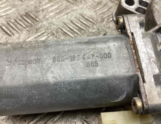 Моторчик стеклоподъемника задний левый Volvo 850 1992-1997  Volvo 850 850 1992-1997
