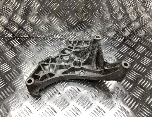 Кронштейн двигателя Volkswagen Passat B6 (3C) 2005-2010  Volkswagen Passat Passat B6 (3C) 2005-2010