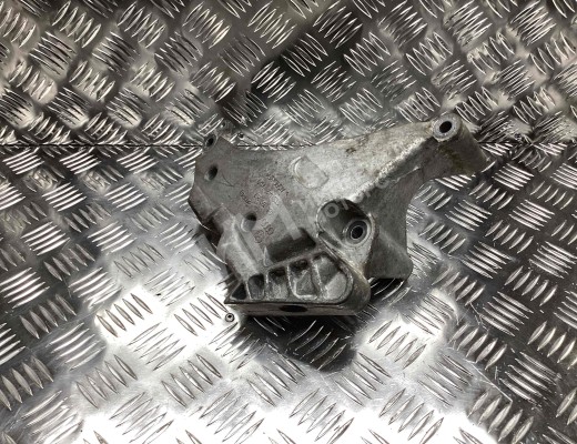 Кронштейн двигателя Volkswagen Passat B6 (3C) 2005-2010  Volkswagen Passat Passat B6 (3C) 2005-2010