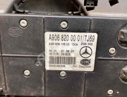 Фонарь салона (плафон) Mercedes Sprinter II (W906) 2006-2013  Mercedes Sprinter Sprinter II (W906) 2006-2013