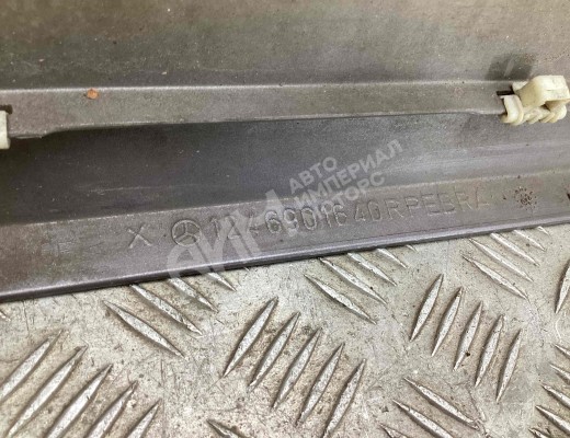 Накладка двери передней правой Mercedes E (W124) 1985-1996  Mercedes E E (W124) 1985-1996