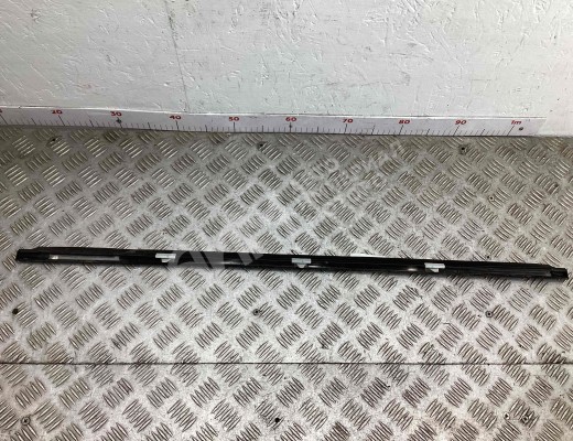 Молдинг стекла двери наружный Mazda 626 III (GD) 1987-1992  Mazda 626 626 III (GD) 1987-1992